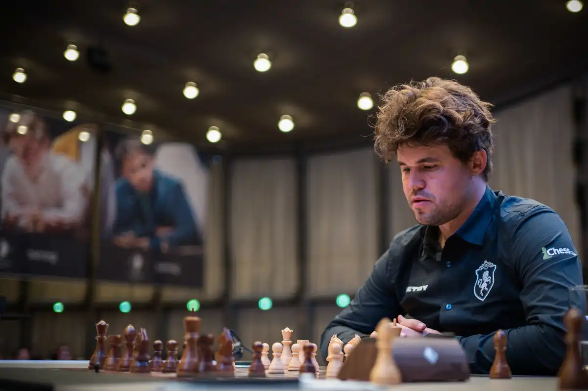 Magnus Carlsen jugando al ajedrez en Grenke