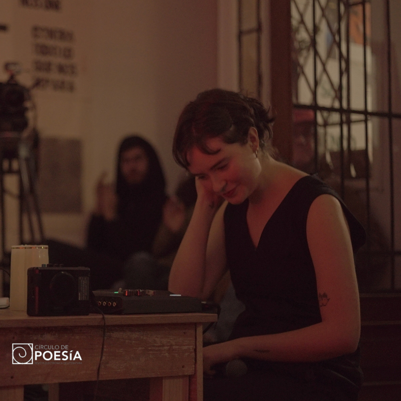 Sara Fernández en La poesía te quiere vivo – Circulo de Poesía