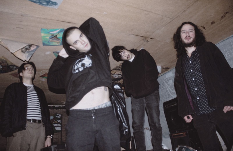 Primer álbum de los ecuatorianos Estoy Mal