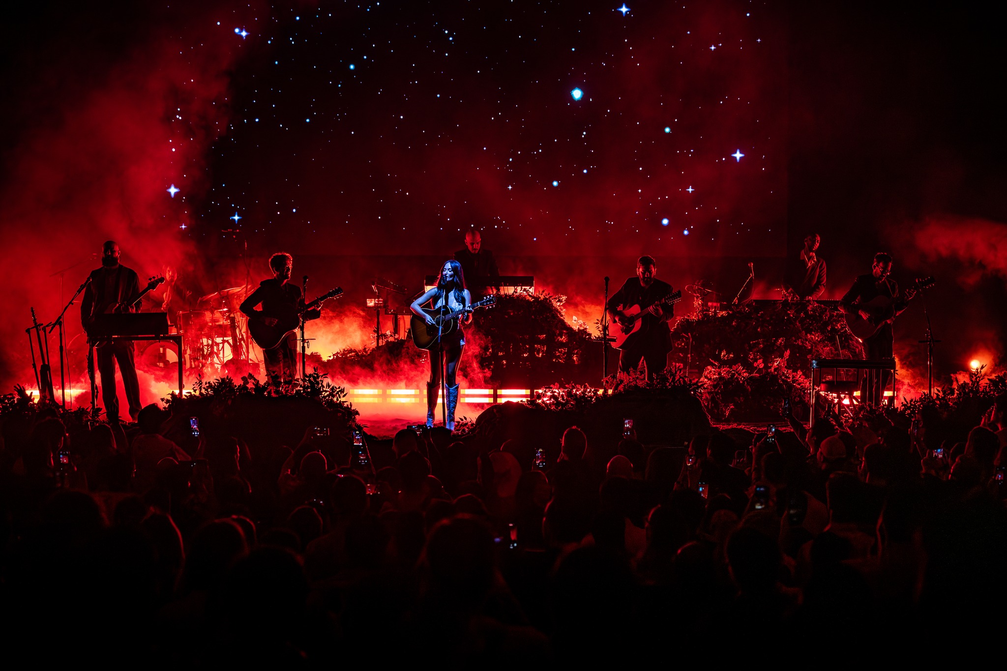 Entre susurros y confesiones: la noche de Kacey Musgraves en el metropolitan