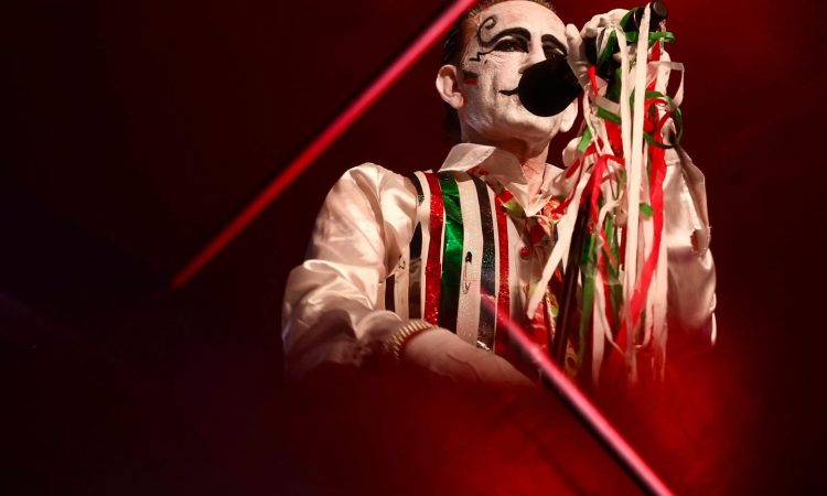 El Último Portazo al Cielo: The Adicts nos Bautizó en Sudor y Confeti