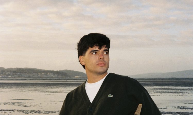 ‘El Sitio de Siempre’, el debut de Iñigo Quintero que trasciende fronteras