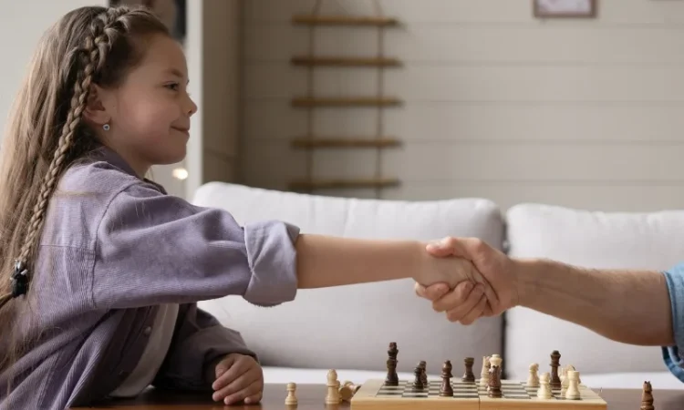 Clases de ajedrez que sorprenden a los padres