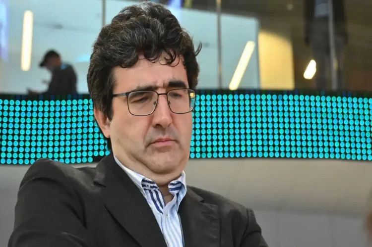 Kramnik desafía a la FIDE tras la muerte de Naroditsky