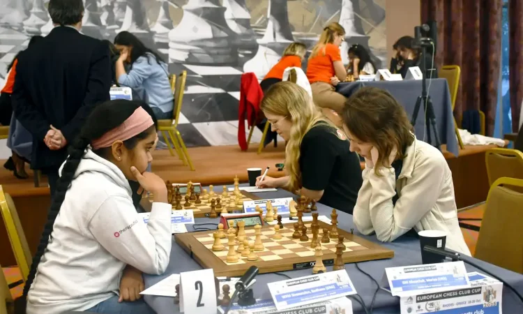 Niña de 10 años derrota a Campeona del Mundo de Ajedrez