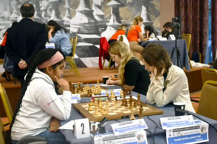 Niña de 10 años derrota a Campeona del Mundo de Ajedrez